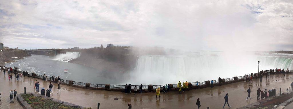 panoramic picture of Niagara Falls