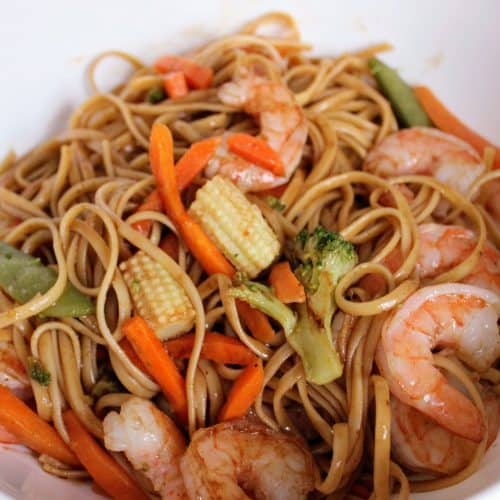 bowl of shrimp lo mein